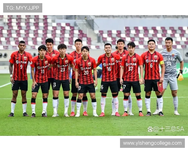 广州足球队的崛起与挑战分析探讨球队实力与未来发展方向